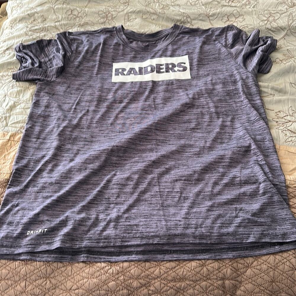 NFL Raiders Tee Size XL (Men)